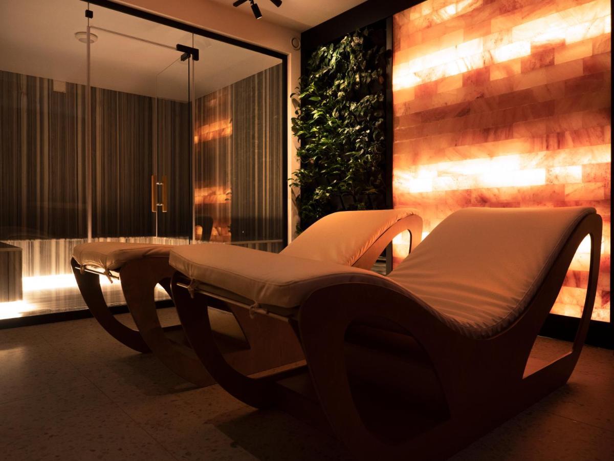 Moncafe Boutique Hotel & Spa Tirana Exterior foto